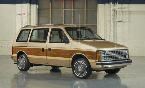 1984-Dodge-Caravan-woody-vinyl-woodgrain.jpg