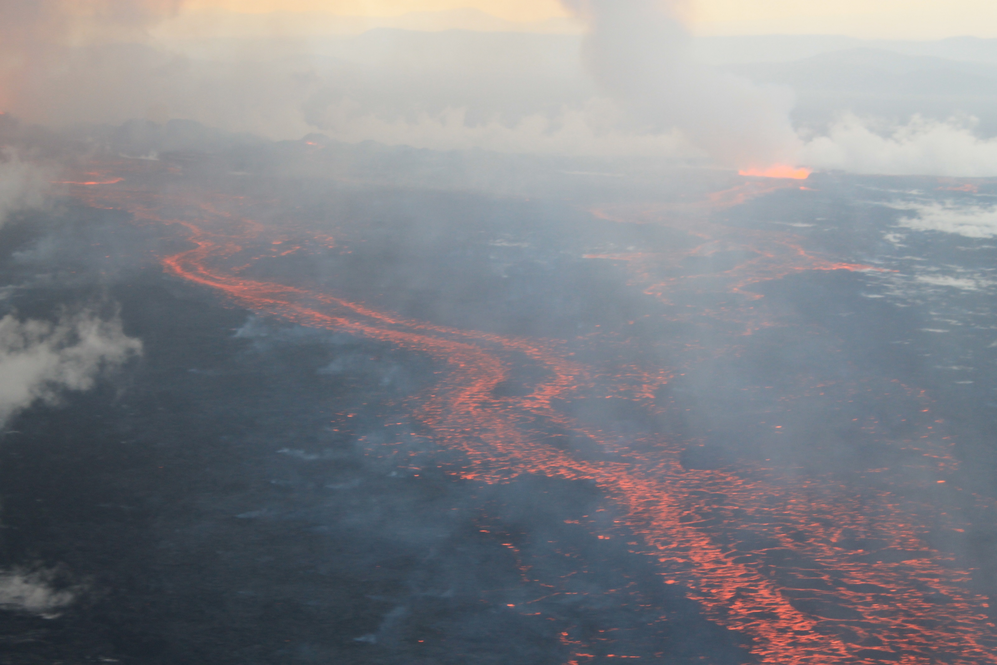 Bárðarbunga_Volcano,_September_4_2014_-_15145875322 .jpg