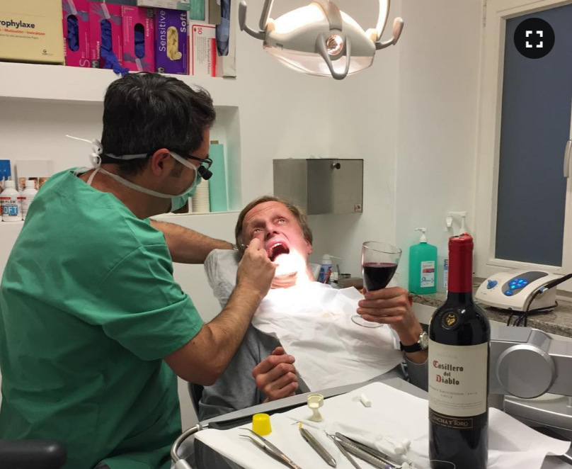 FireShot Capture 050 - @ludwig_w_mueller Instagram post (photo) Weintrinker beim Zahnarzt - _ ...png