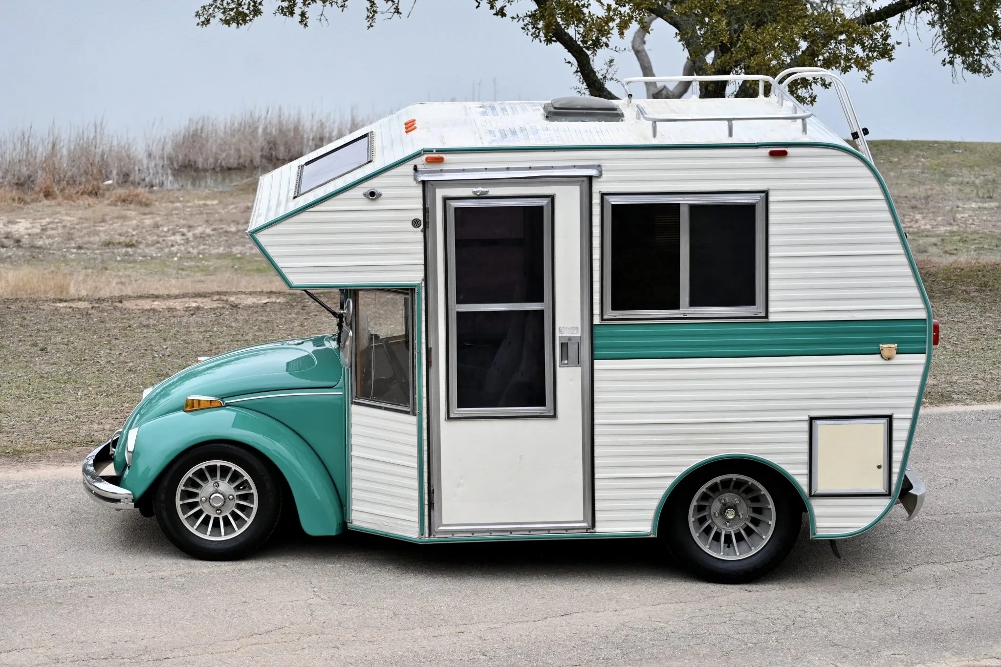 the-volkswagen-beetle-super-bugger-is-a-quirky-miniature-camper-full-of-character_3.jpg