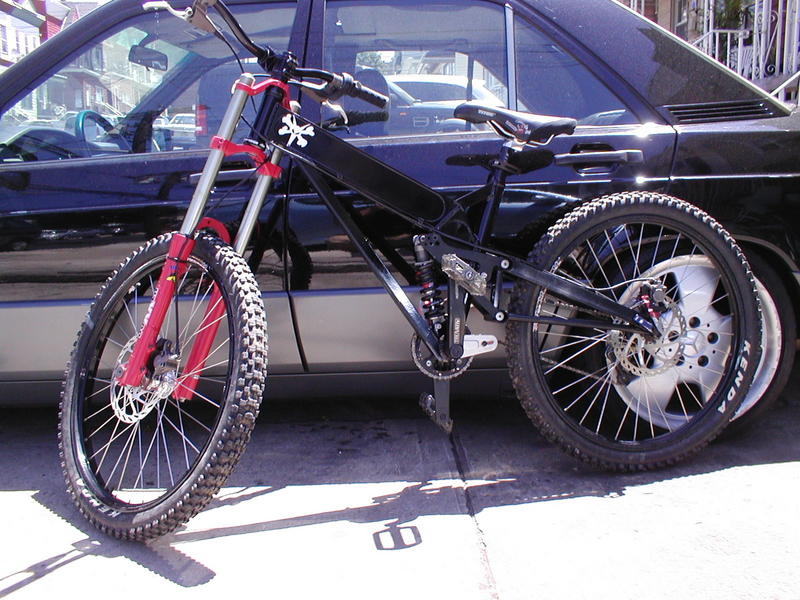 99 Balfa BB7 shown with old fork. Will update:

99' Reg size frame. Upped to 9" travel with mods
SRAM drive
Raceface BB and Cranks
Sun Double wides
Hayes Mags

24" DW mods